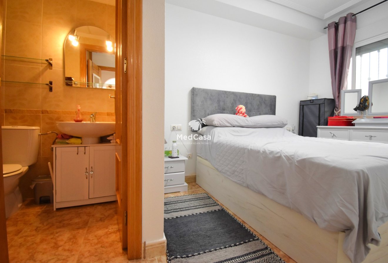 Segunda mano - Apartamento -
Orihuela Costa - Punta Prima