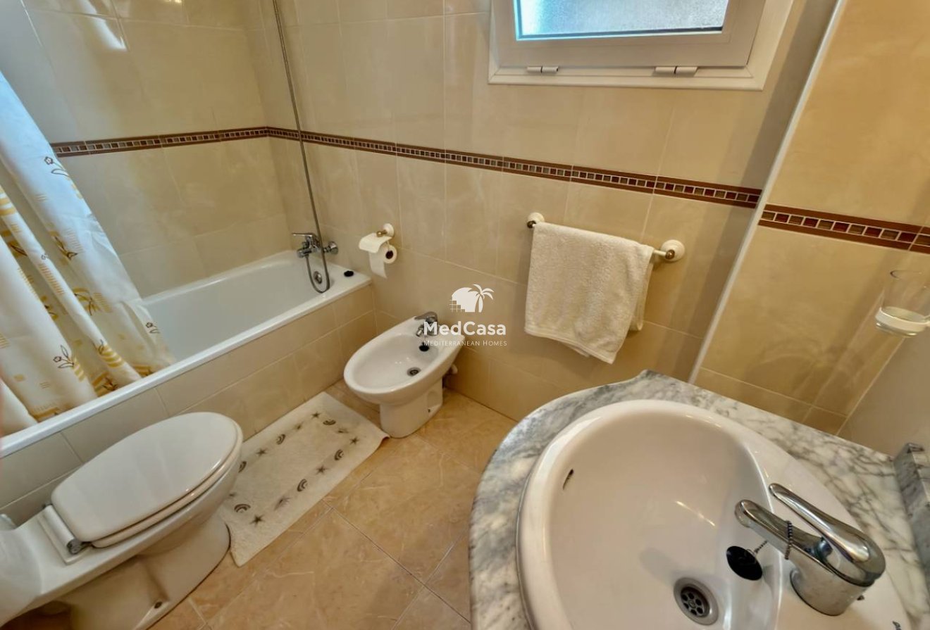 Resale - Apartment -
Guardamar del Segura