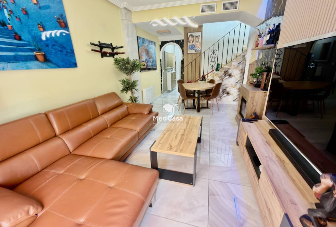 Resale - Apartment -
Catral