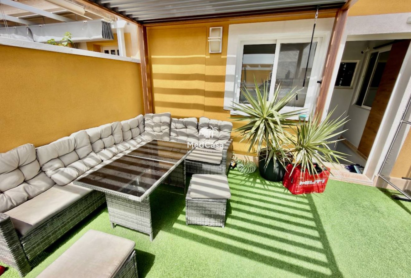 Resale - Apartment -
Catral