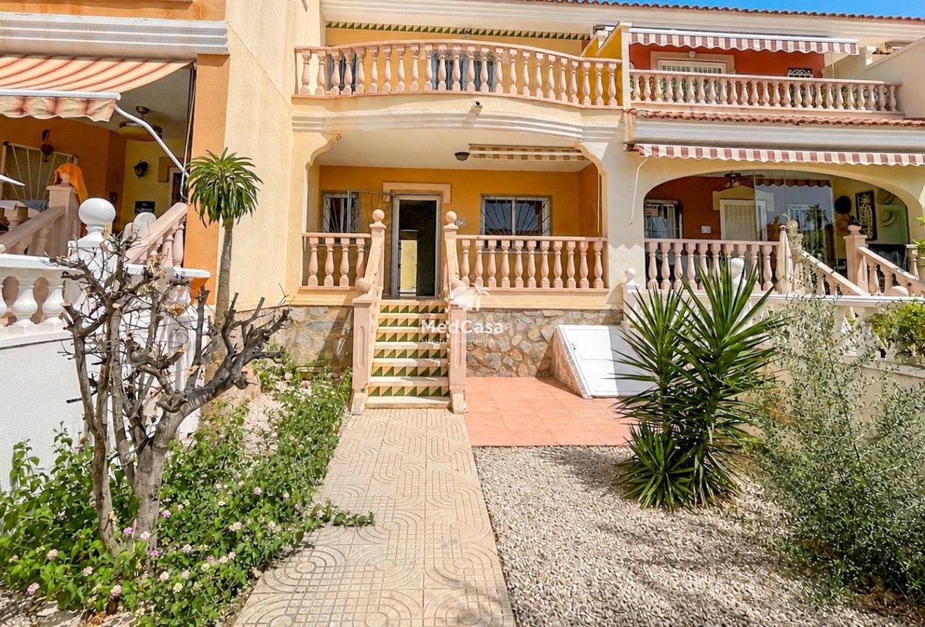 Resale - Townhouse -
Ciudad Quesada - Doña Pepa