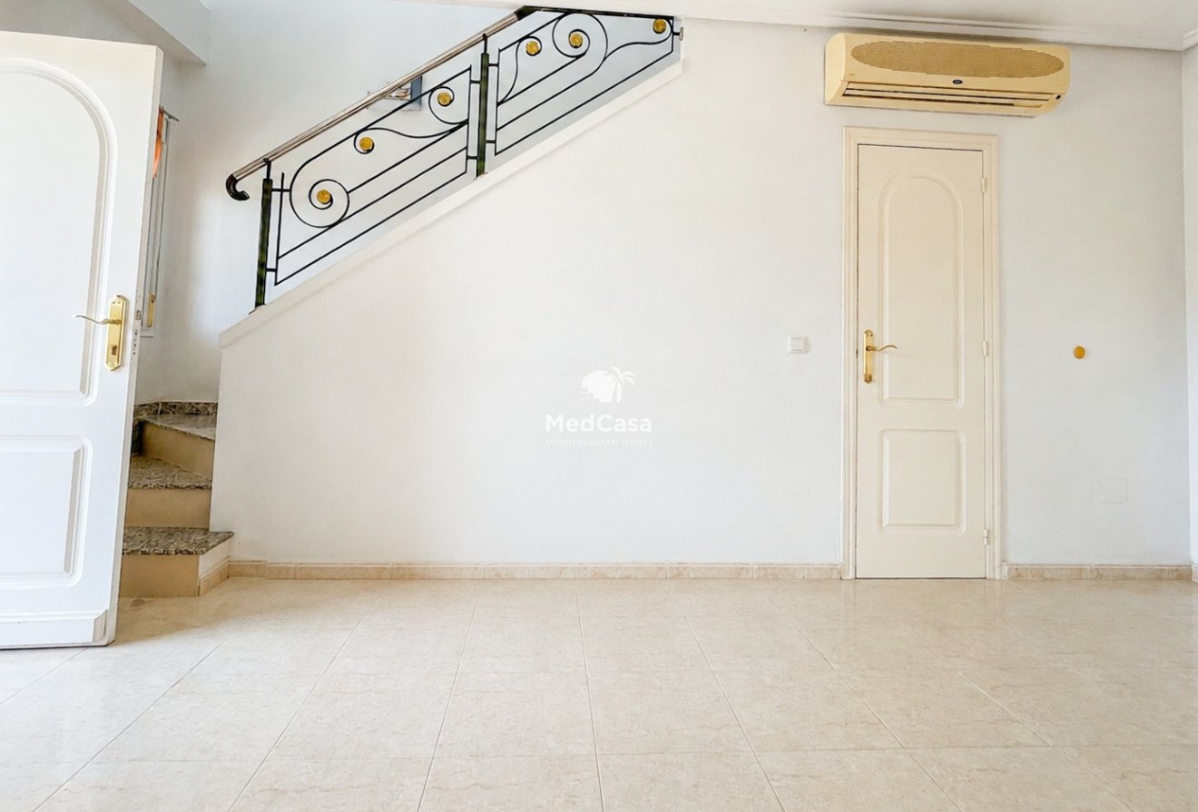 Resale - Townhouse -
Ciudad Quesada - Doña Pepa