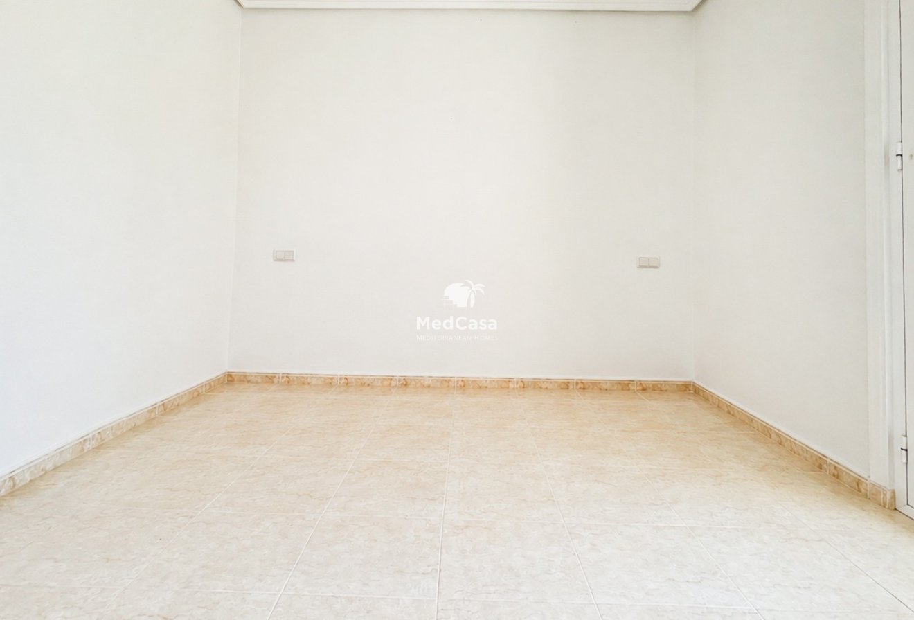 Resale - Townhouse -
Ciudad Quesada - Doña Pepa