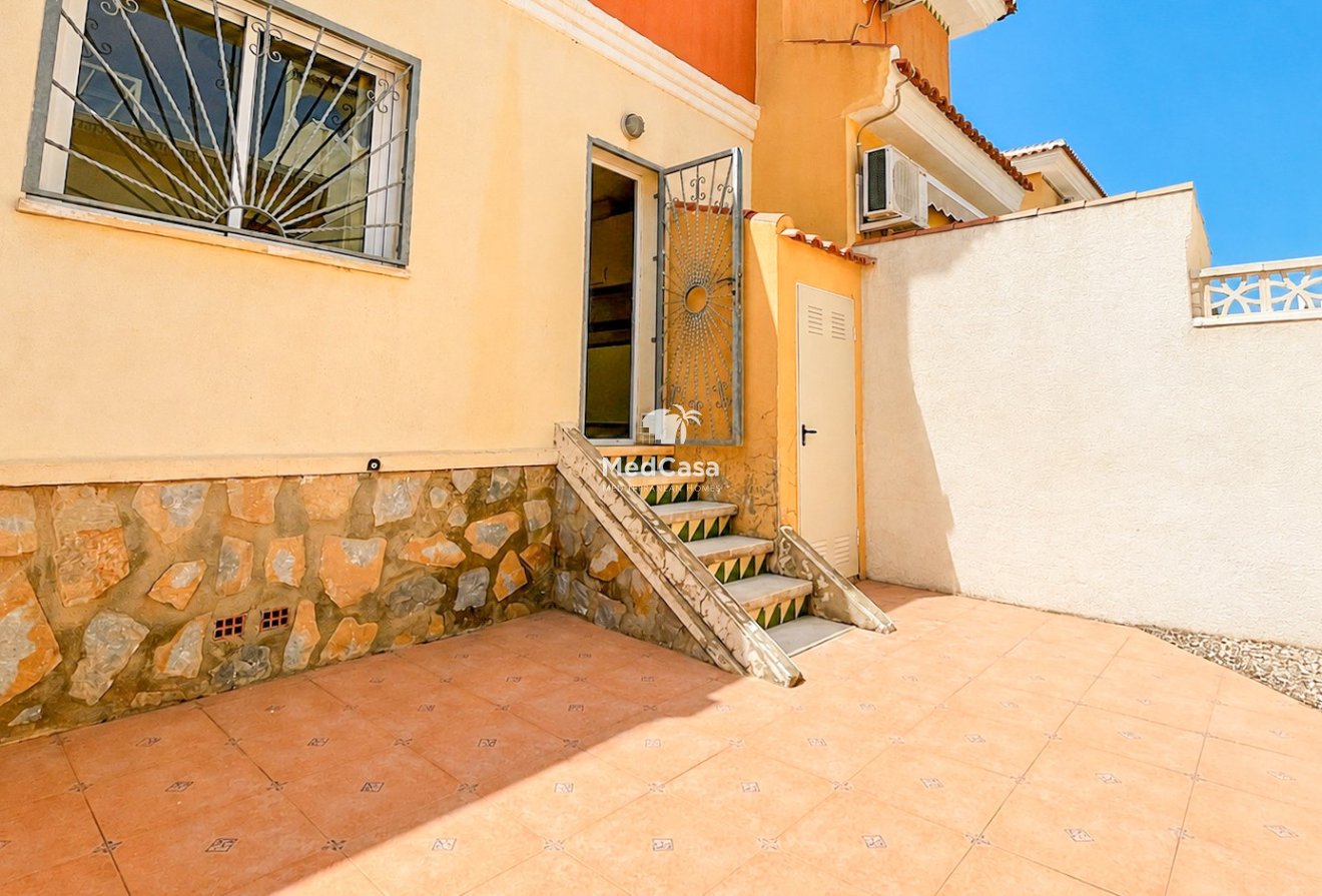 Resale - Townhouse -
Ciudad Quesada - Doña Pepa