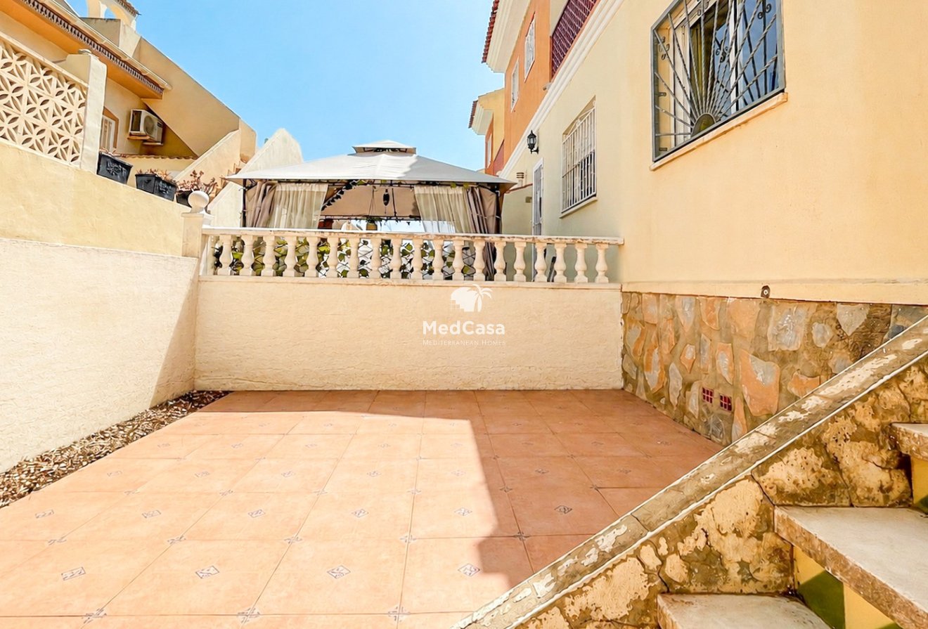 Resale - Townhouse -
Ciudad Quesada - Doña Pepa