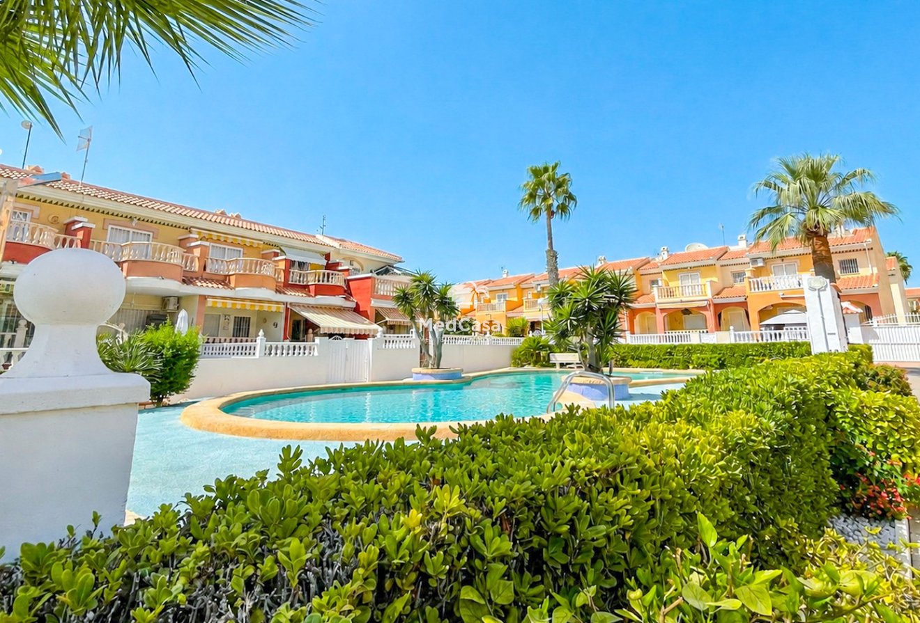 Resale - Townhouse -
Ciudad Quesada - Doña Pepa