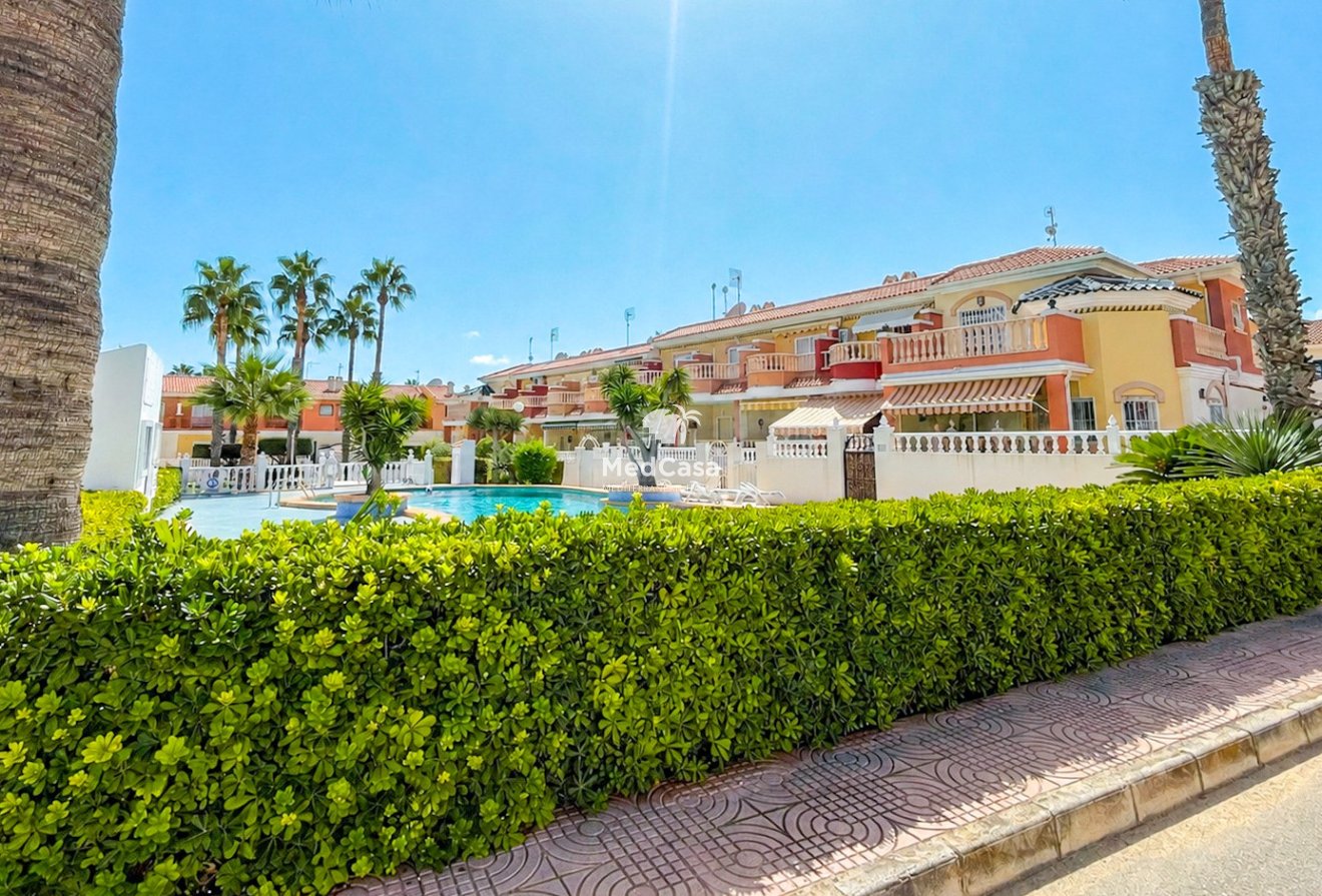 Resale - Townhouse -
Ciudad Quesada - Doña Pepa