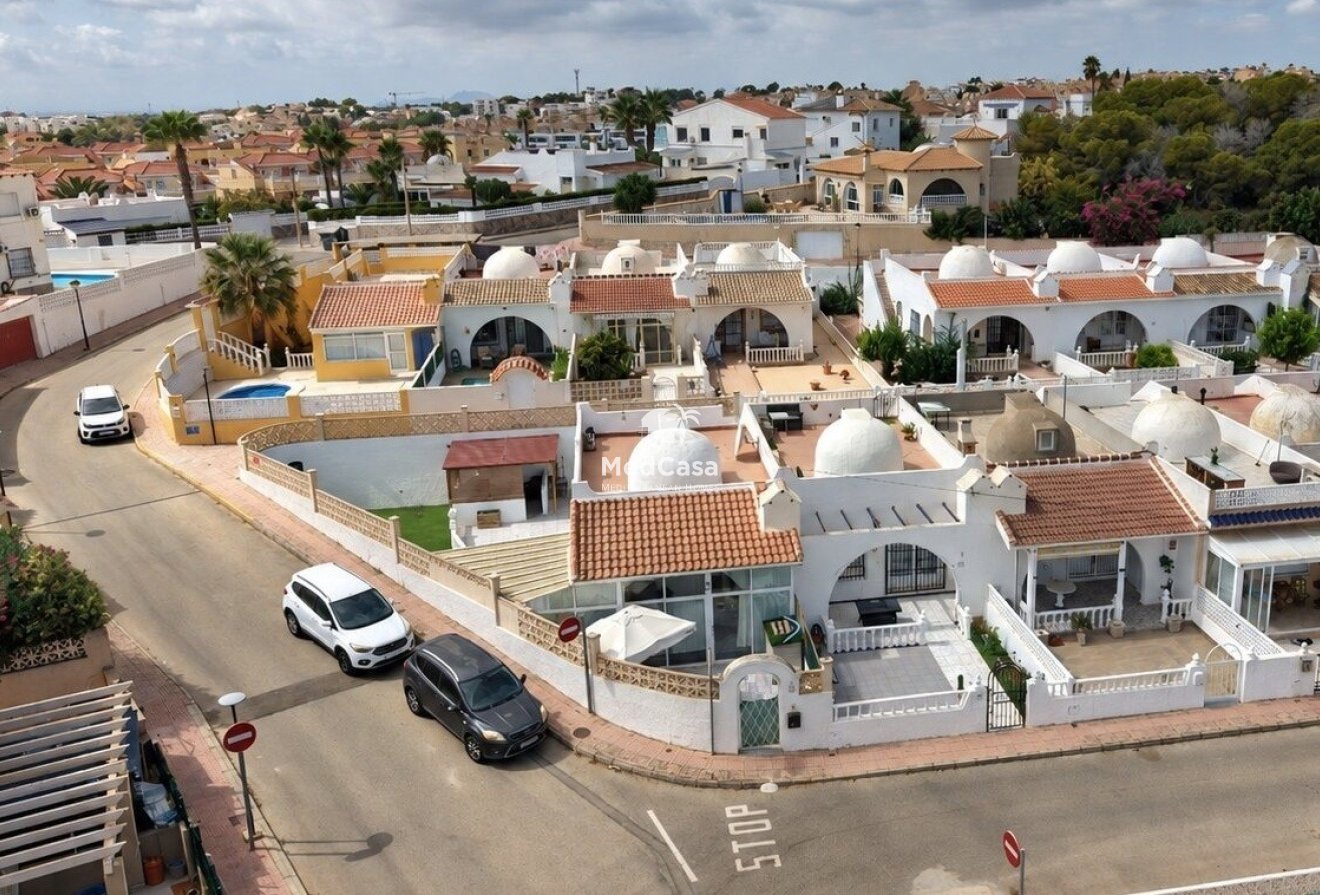 Resale - Townhouse -
Orihuela Costa - Villamartín