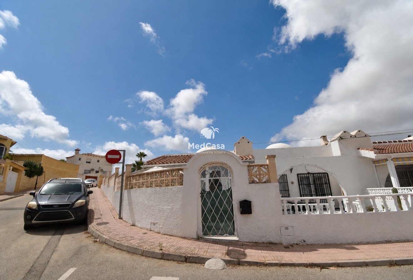 Resale - Townhouse -
Orihuela Costa - Villamartín