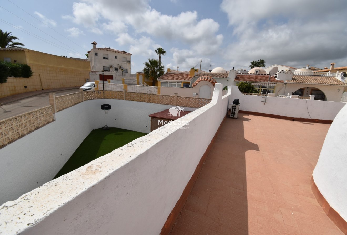 Resale - Townhouse -
Orihuela Costa - Villamartín