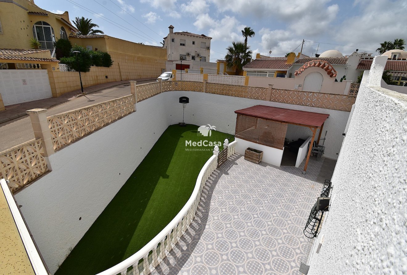 Resale - Townhouse -
Orihuela Costa - Villamartín