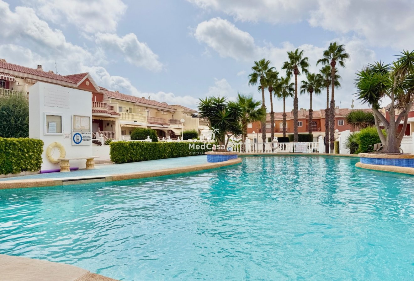 Resale - Townhouse -
Ciudad Quesada - Doña Pepa
