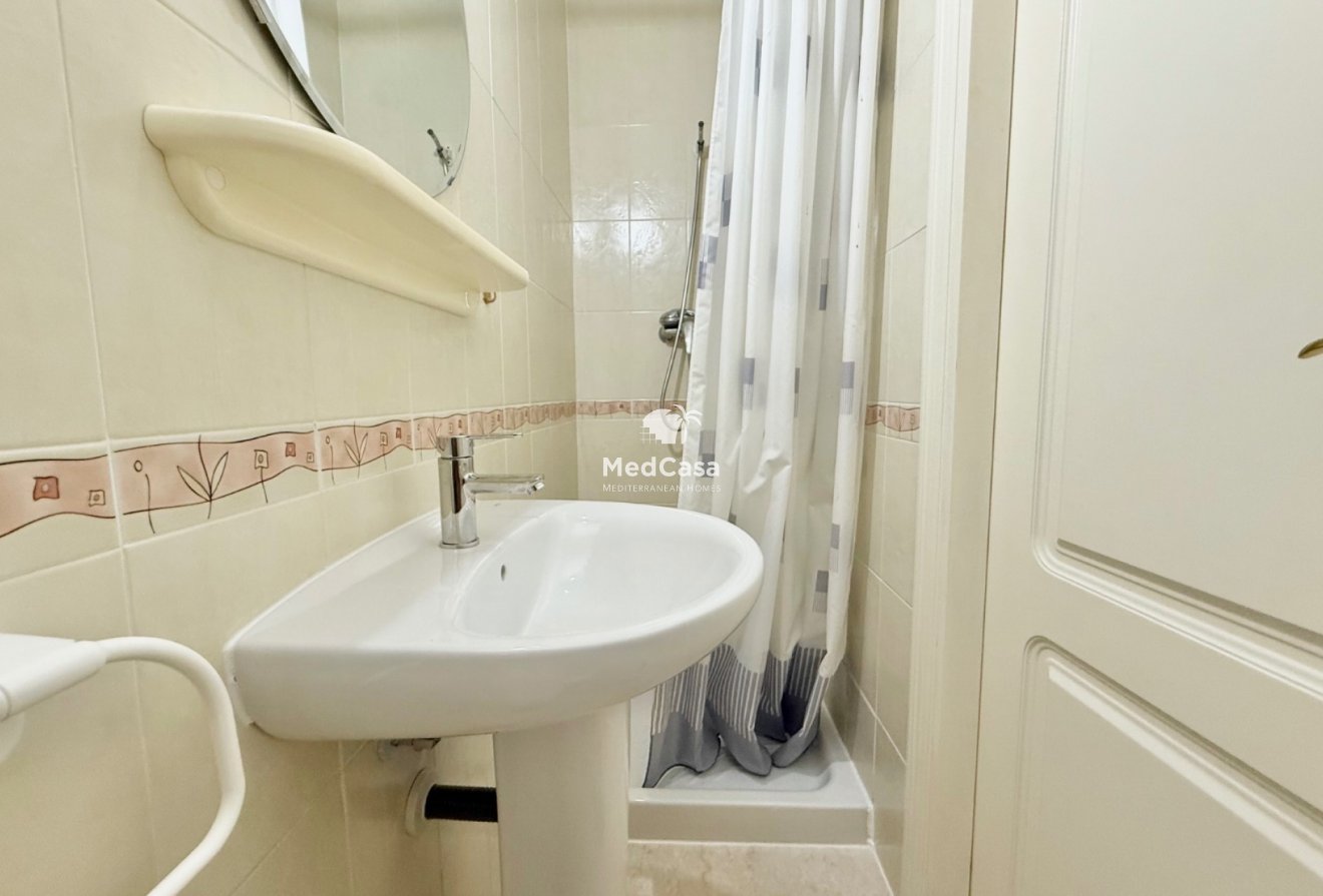 Resale - Townhouse -
Ciudad Quesada - Doña Pepa
