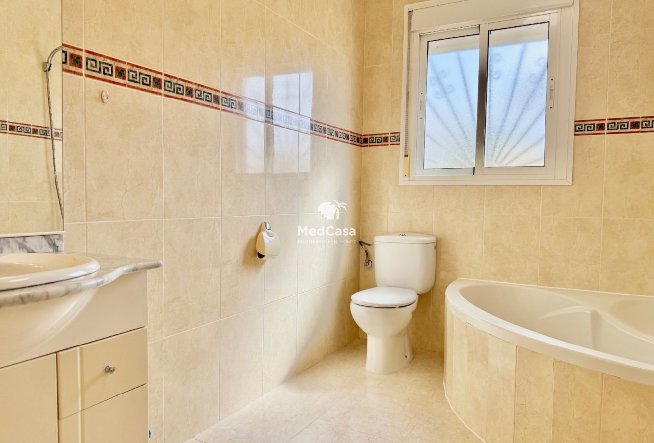 Resale - Townhouse -
Ciudad Quesada - Doña Pepa