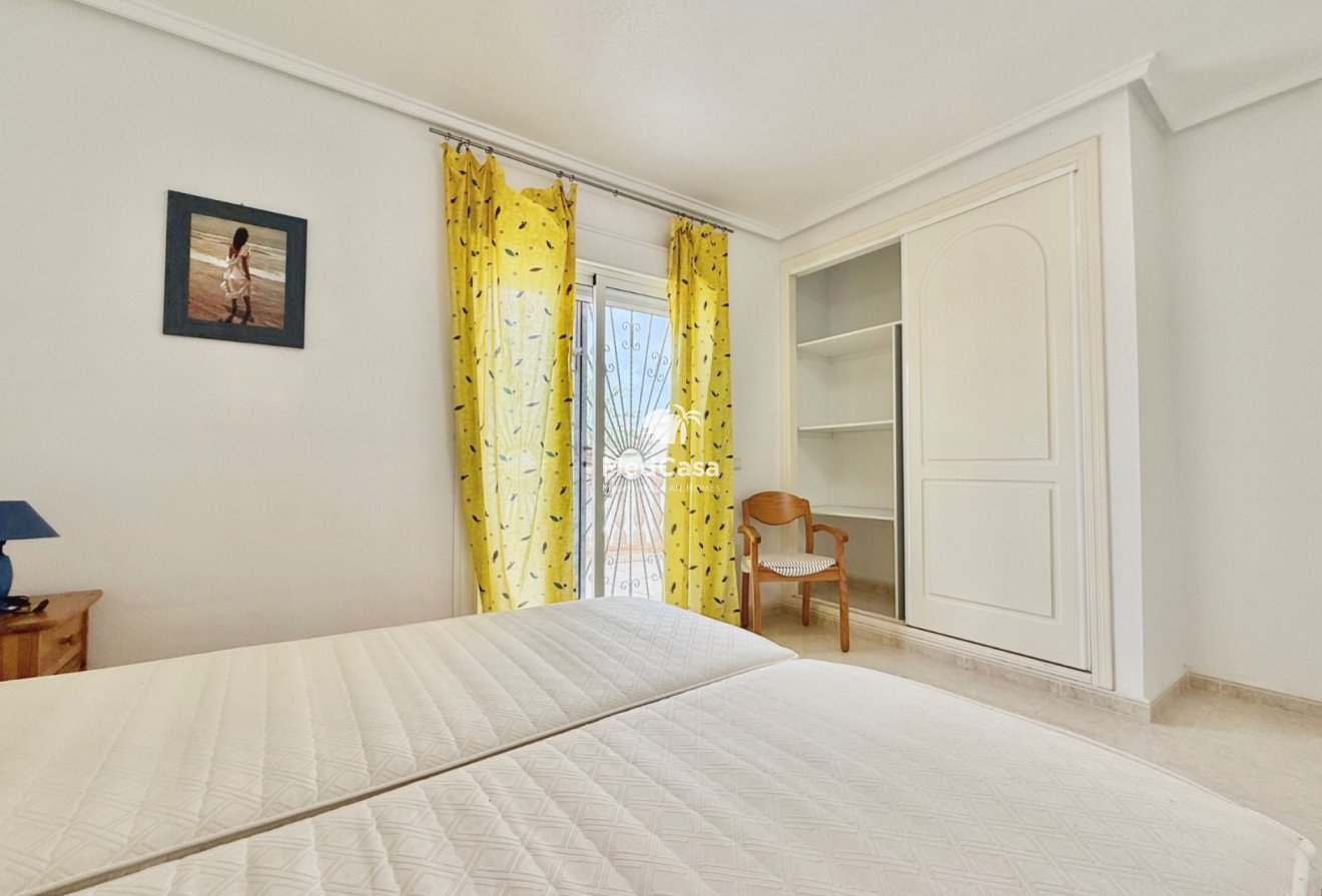 Resale - Townhouse -
Ciudad Quesada - Doña Pepa