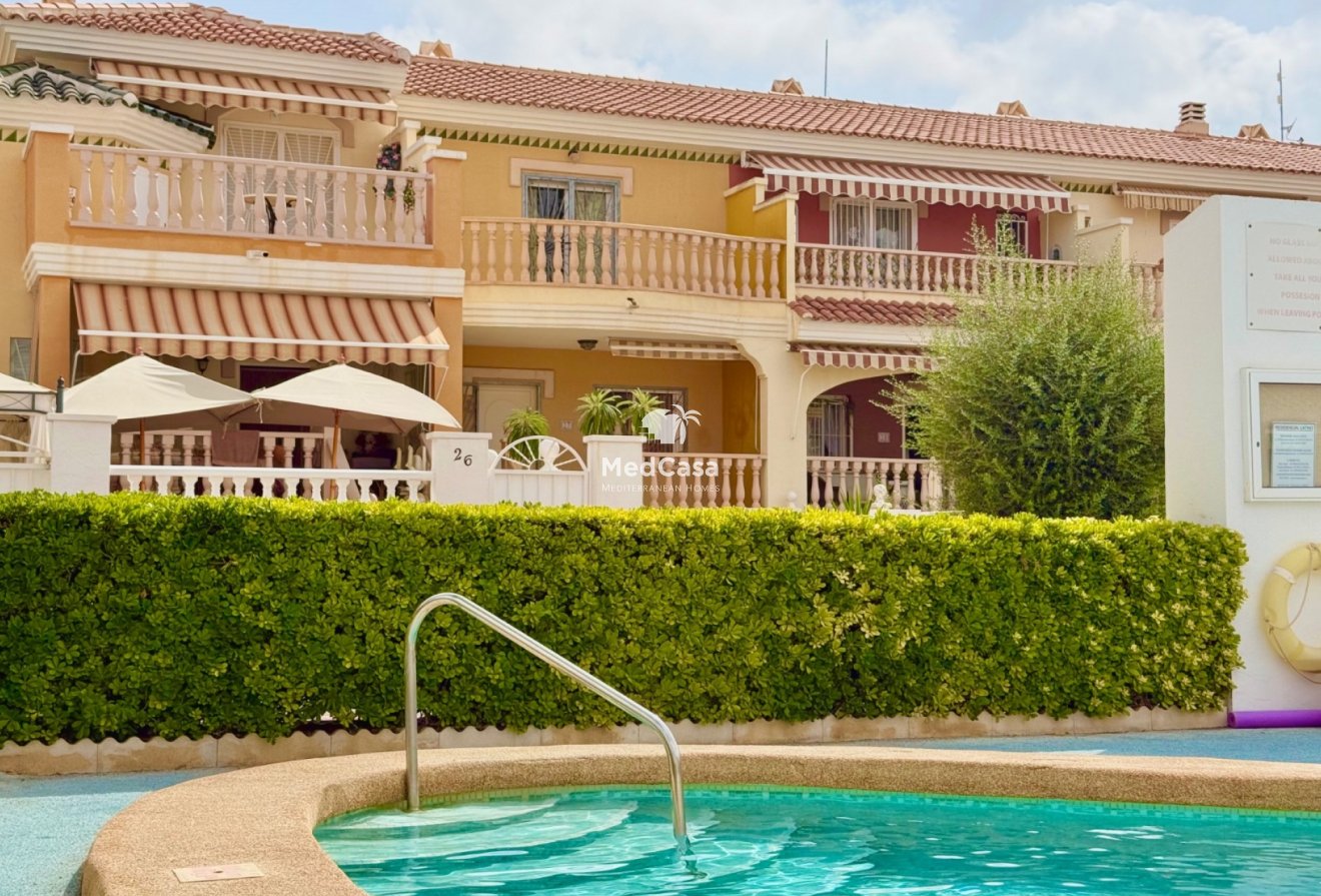 Resale - Townhouse -
Ciudad Quesada - Doña Pepa