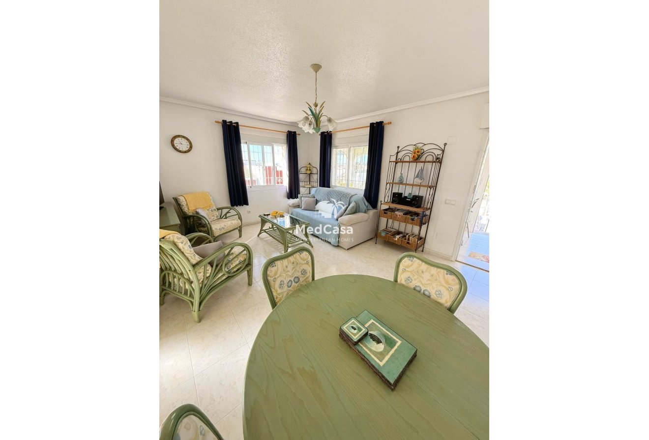 Resale - Townhouse -
Ciudad Quesada - La Fiesta
