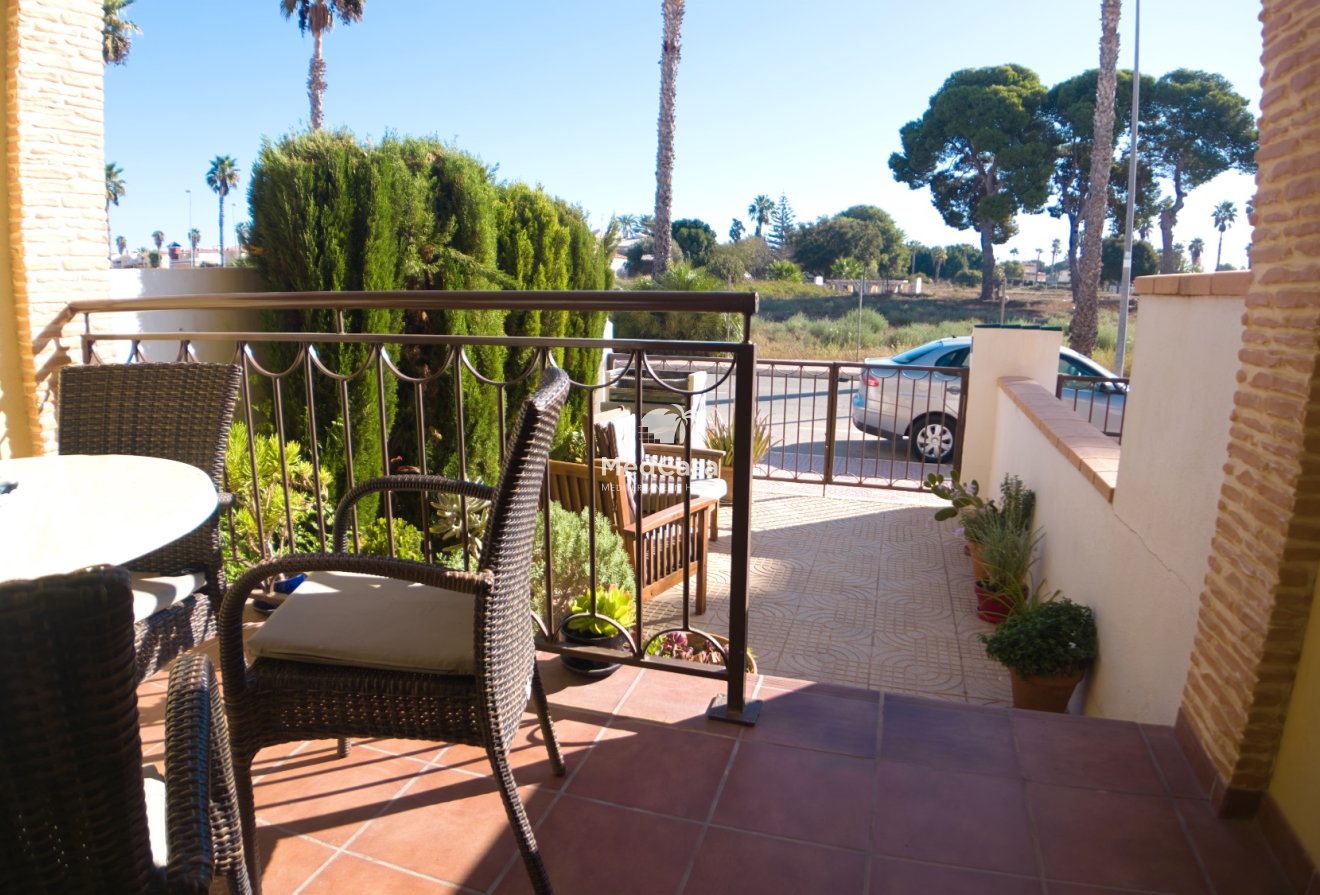 Resale - Townhouse -
Ciudad Quesada - Doña Pepa