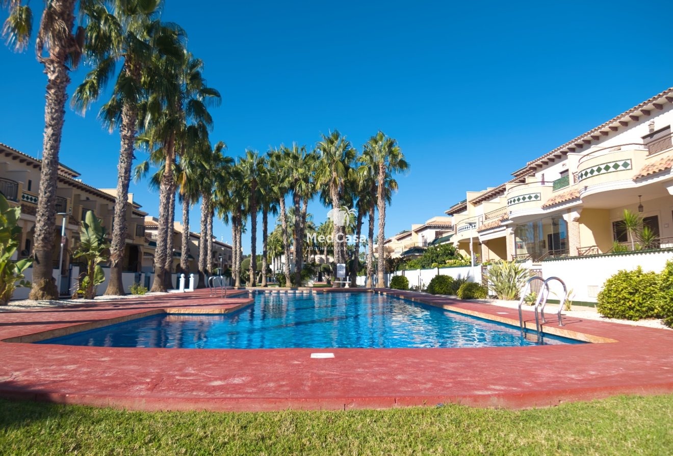 Resale - Townhouse -
Ciudad Quesada - Doña Pepa