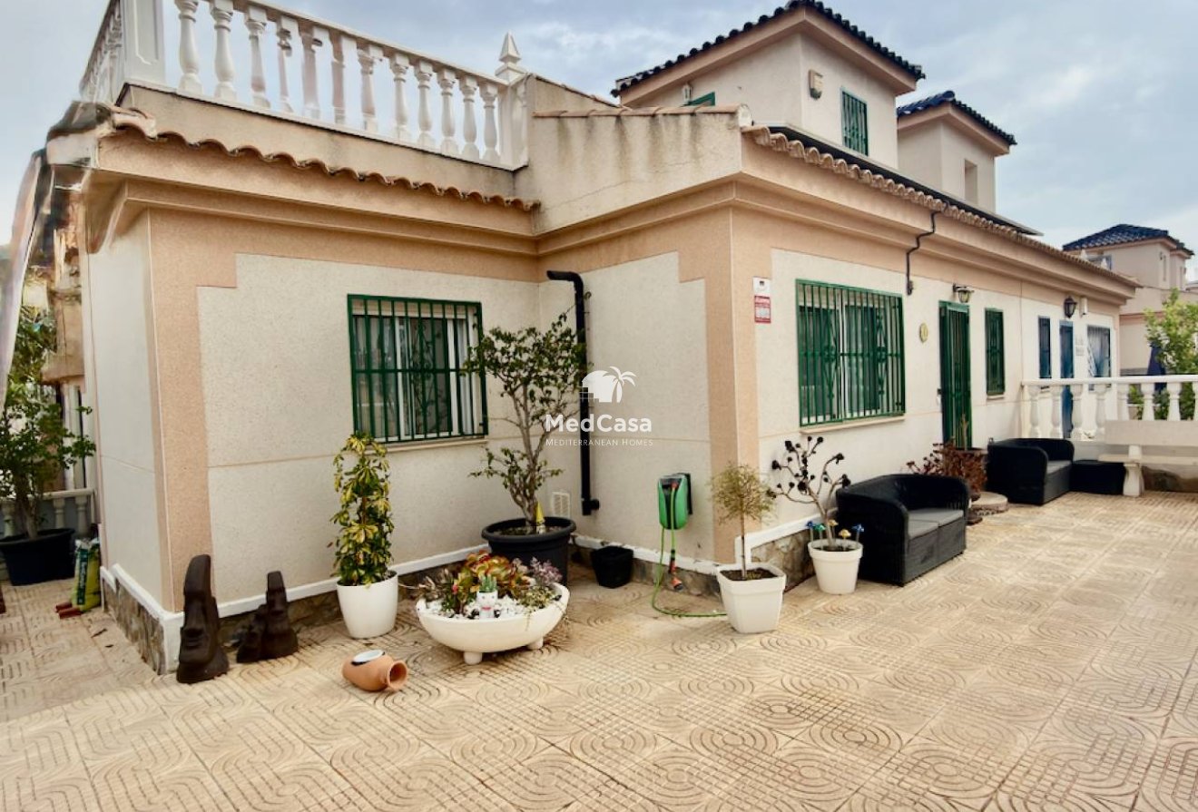 Segunda mano - Villa -
Ciudad Quesada - Rojales