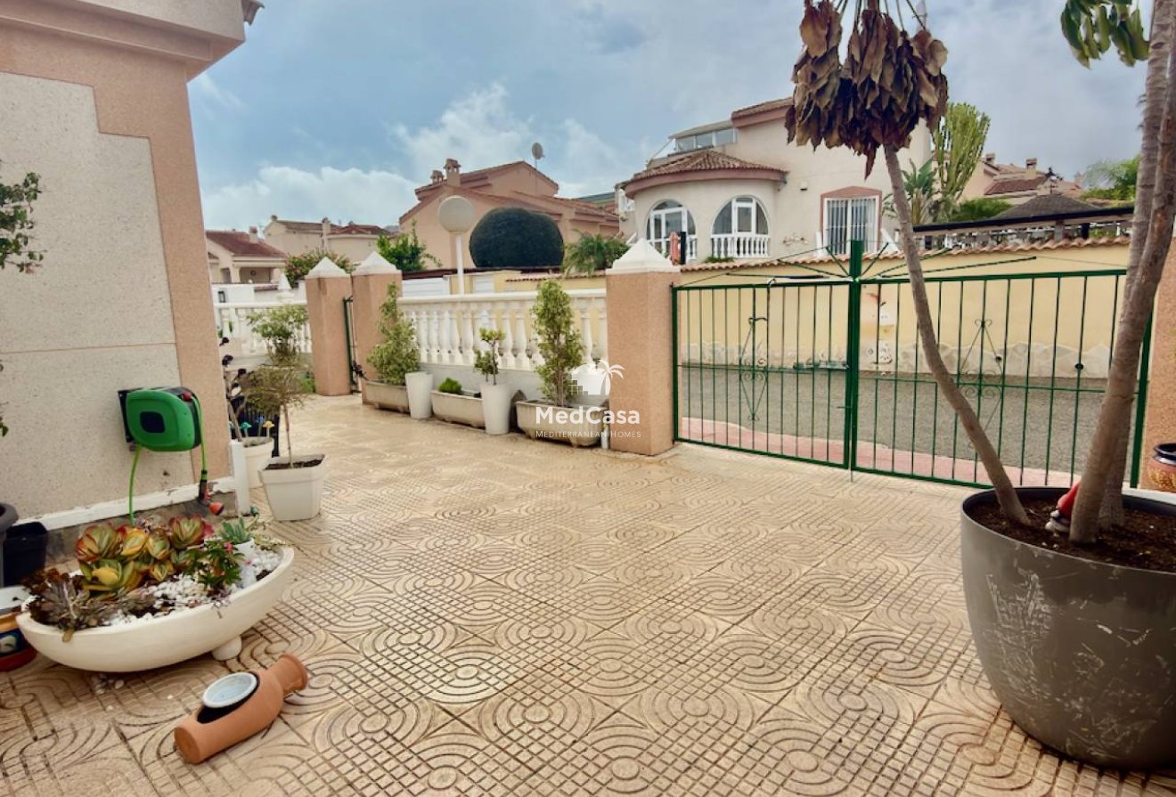 Segunda mano - Villa -
Ciudad Quesada - Rojales
