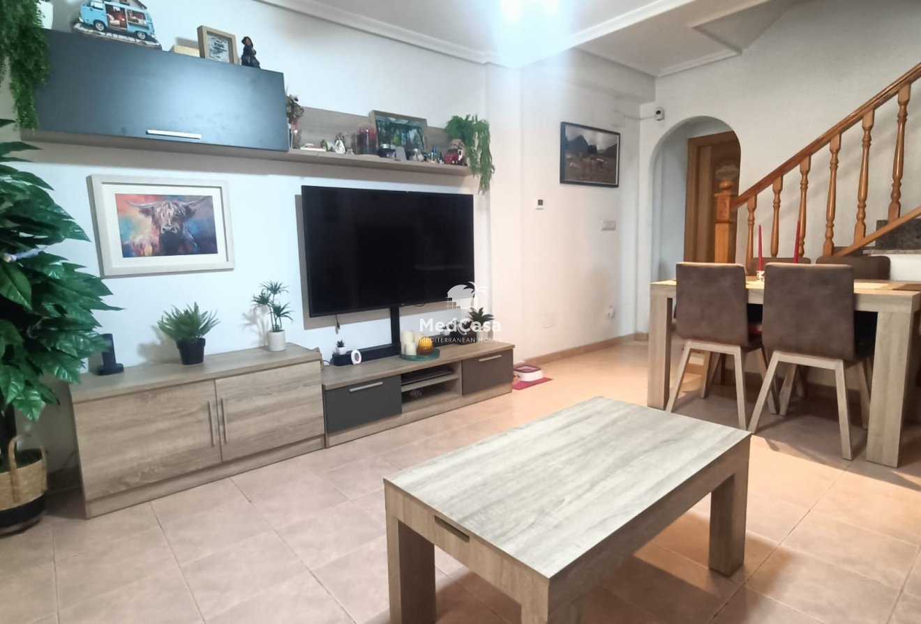 Resale - Townhouse -
Guardamar del Segura - Urbanizaciones