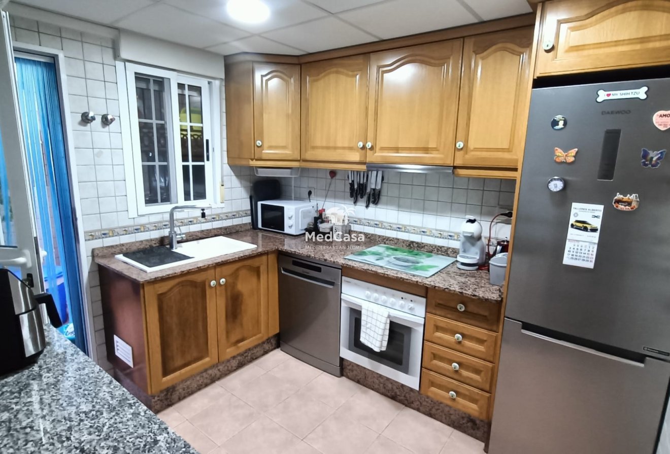 Resale - Townhouse -
Guardamar del Segura - Urbanizaciones
