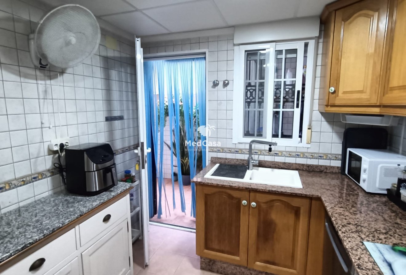 Resale - Townhouse -
Guardamar del Segura - Urbanizaciones