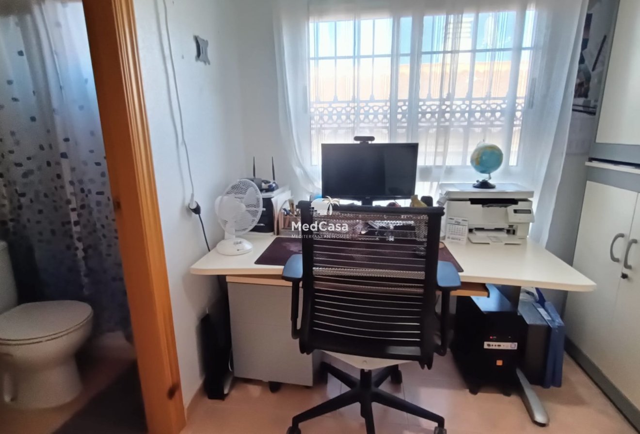 Resale - Townhouse -
Guardamar del Segura - Urbanizaciones