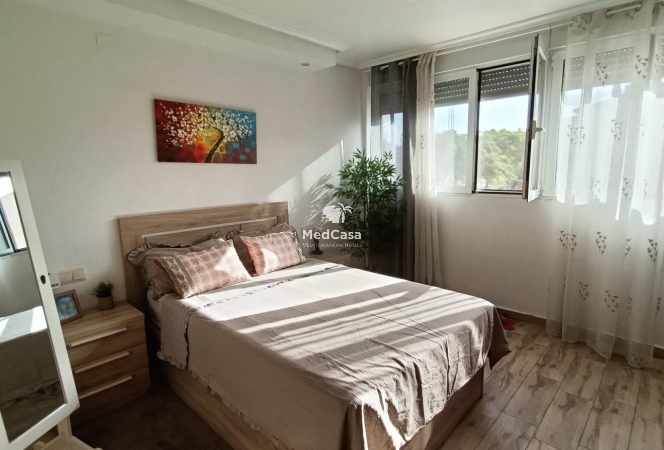 Resale - Townhouse -
Guardamar del Segura - Urbanizaciones