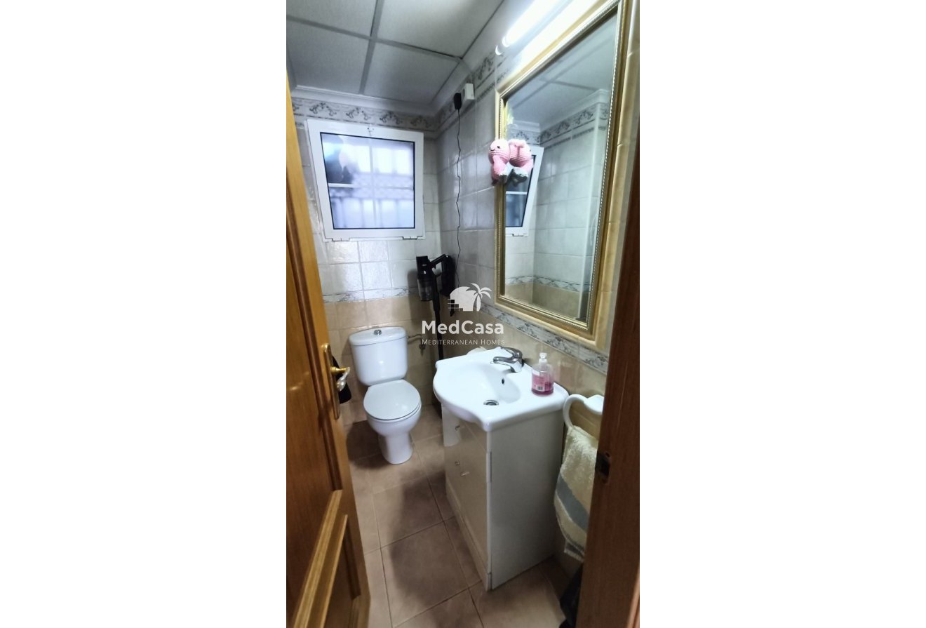 Resale - Townhouse -
Guardamar del Segura - Urbanizaciones