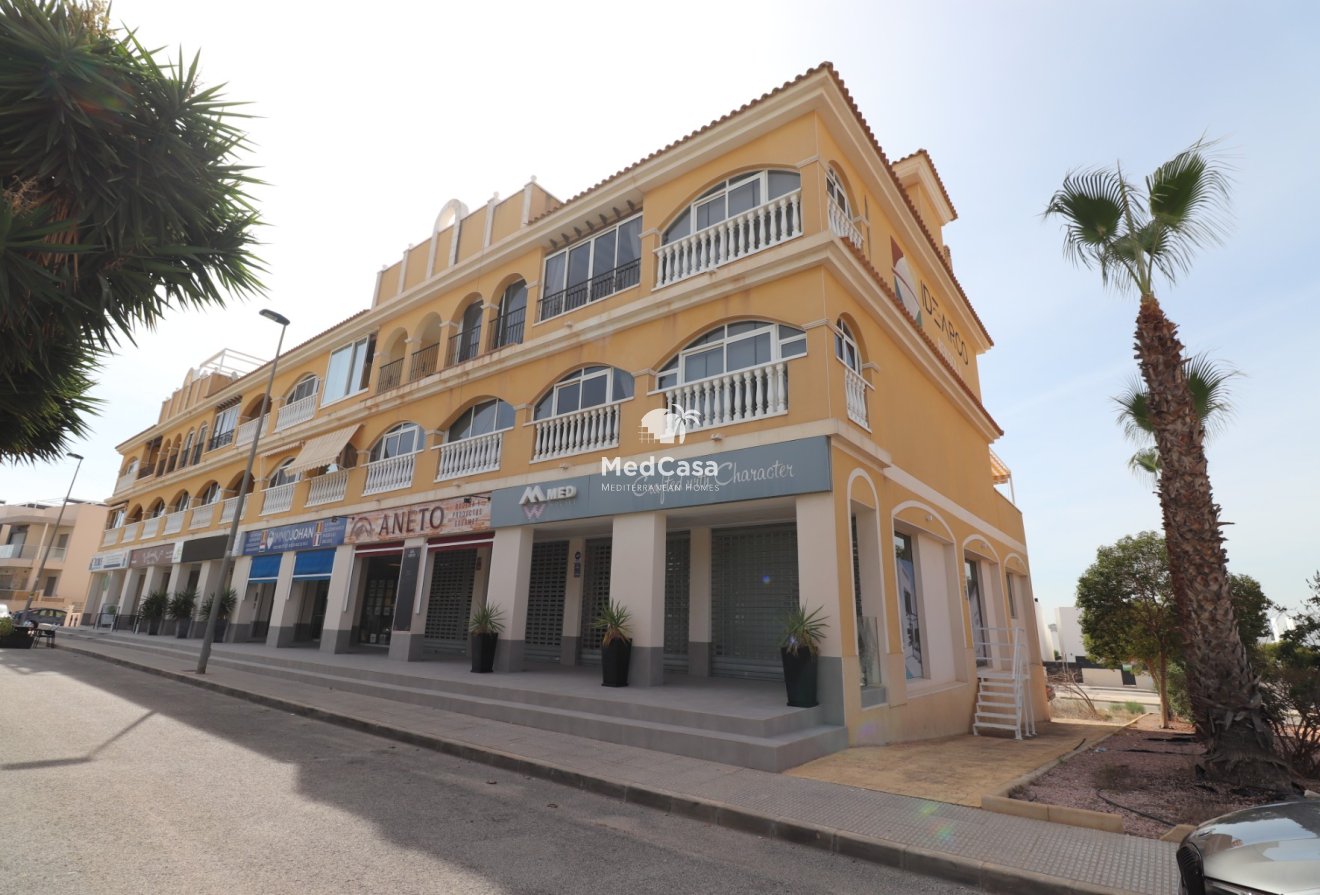 Resale - Townhouse -
Benijofar
