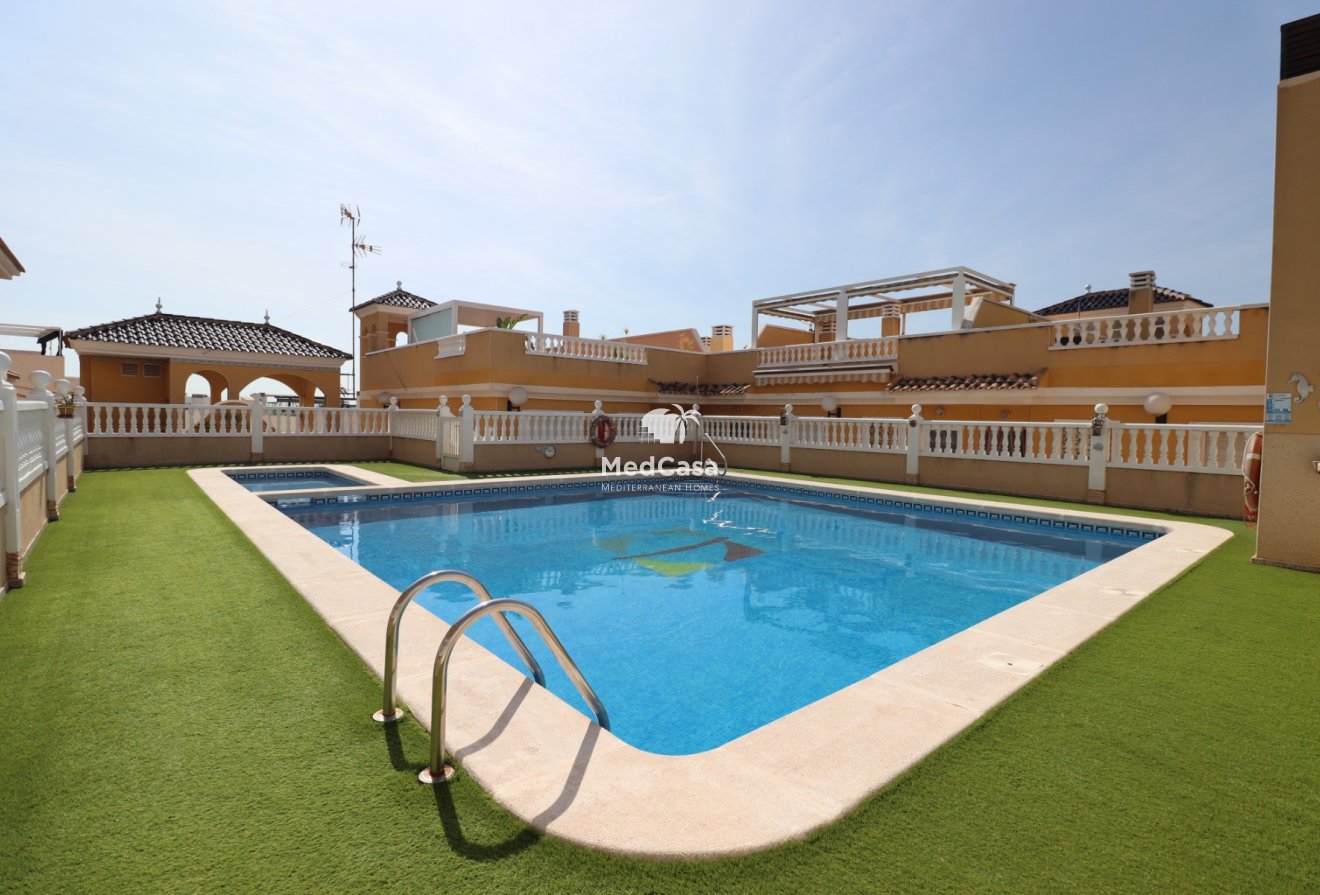 Resale - Townhouse -
Benijofar