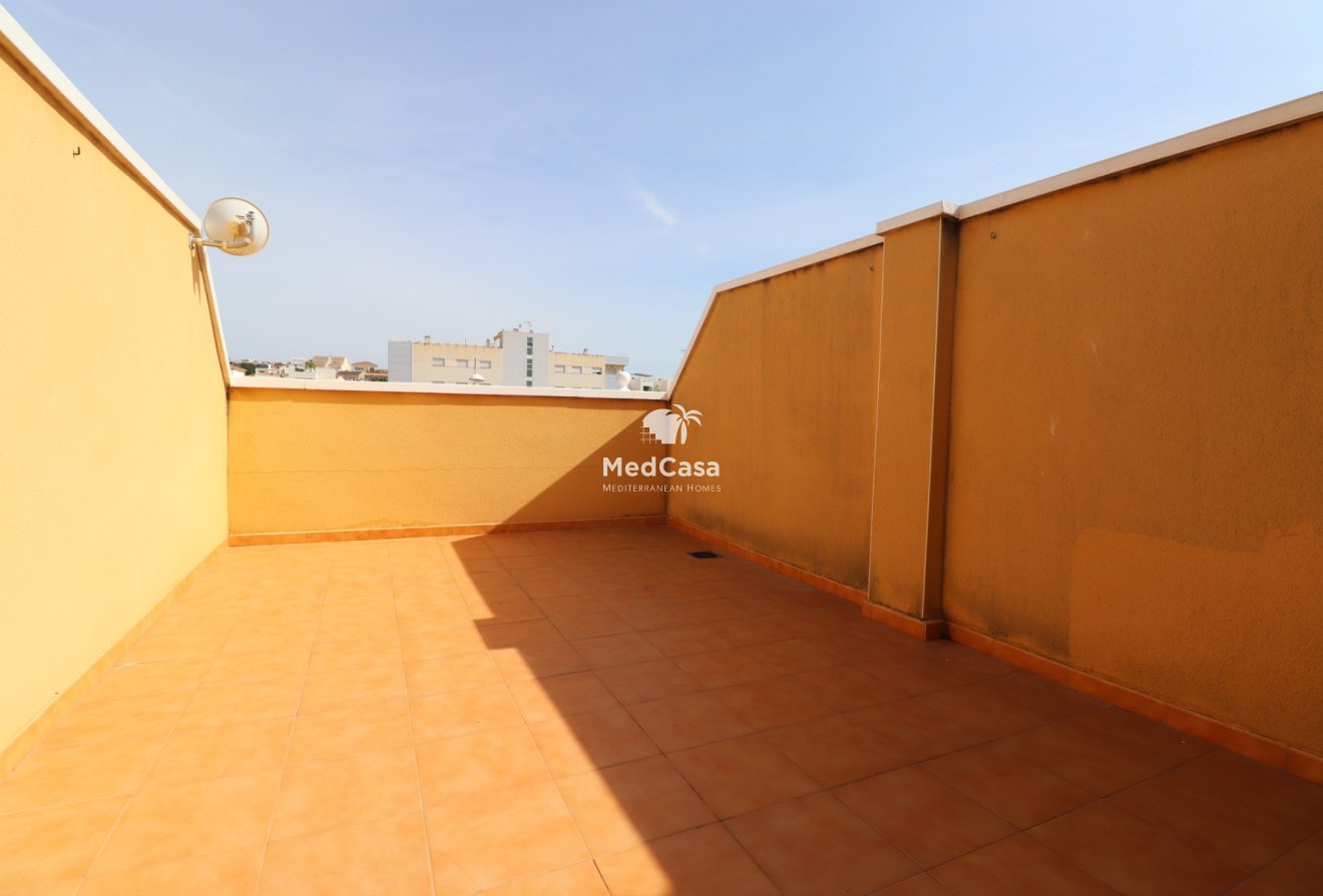 Resale - Townhouse -
Benijofar