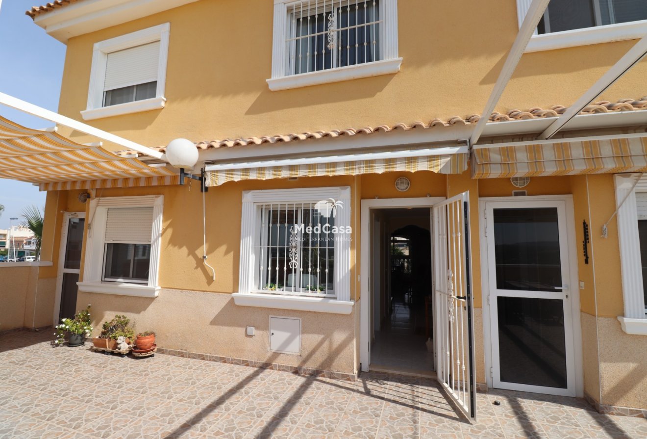 Resale - Townhouse -
Benijofar