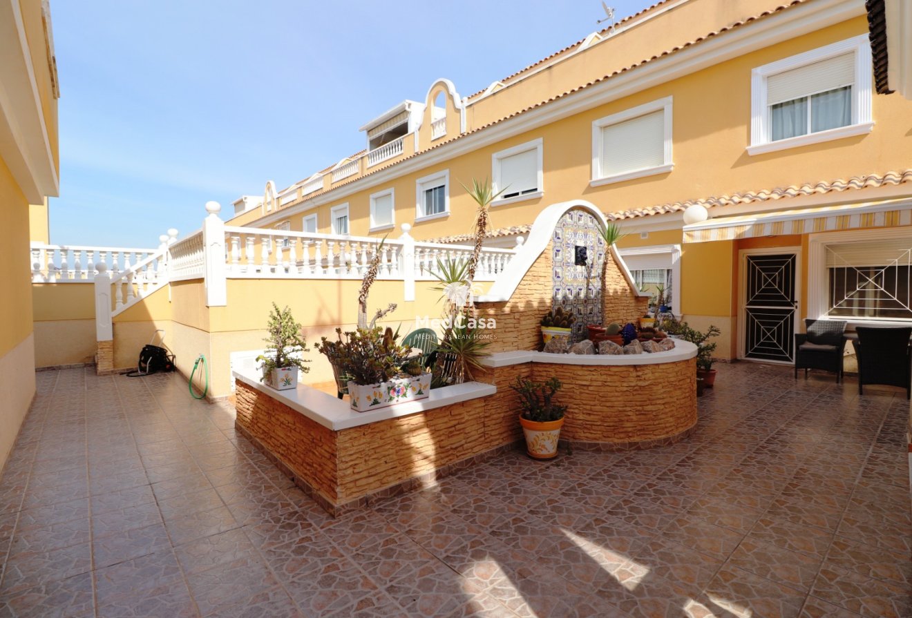 Resale - Townhouse -
Benijofar