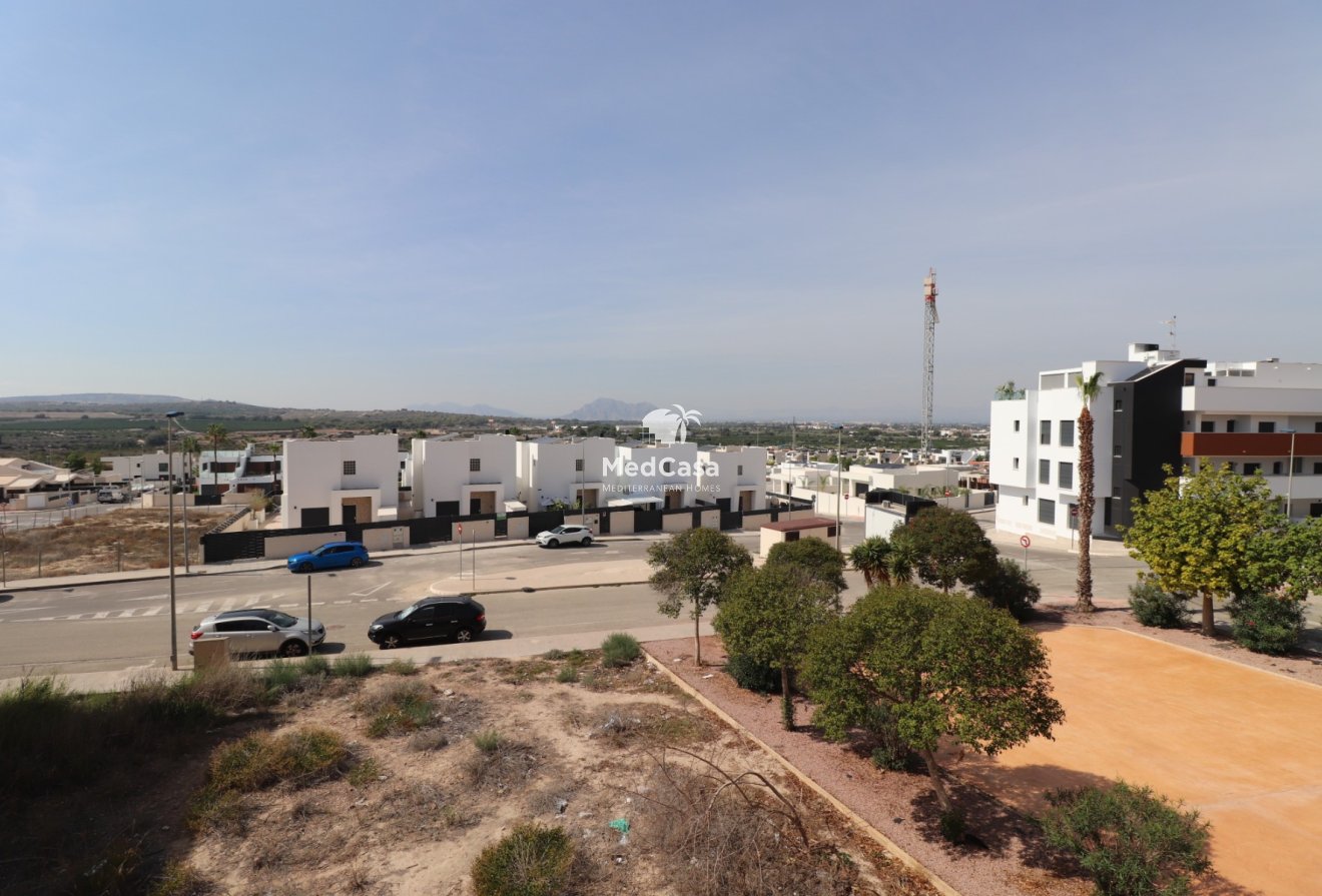 Resale - Townhouse -
Benijofar