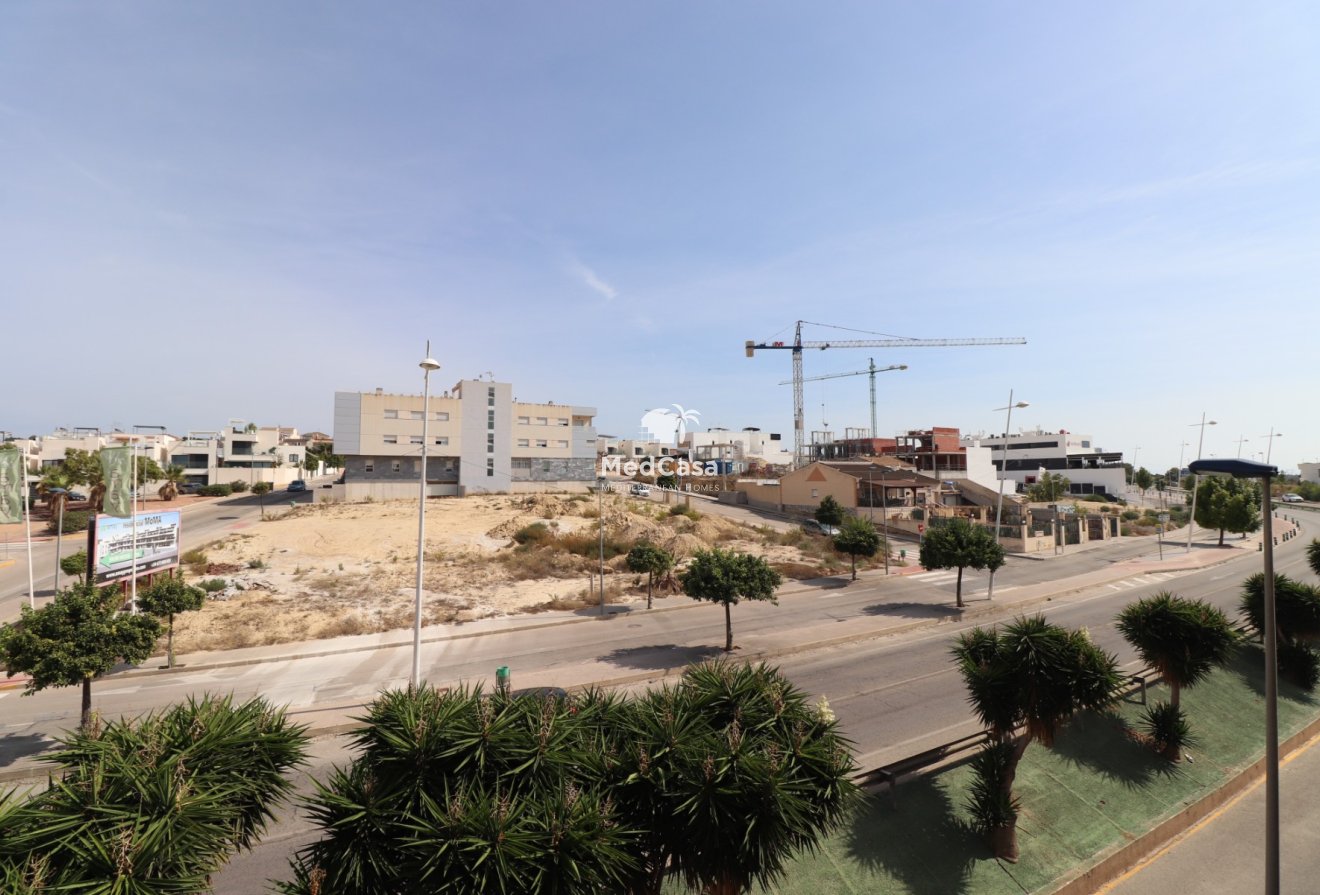 Resale - Townhouse -
Benijofar