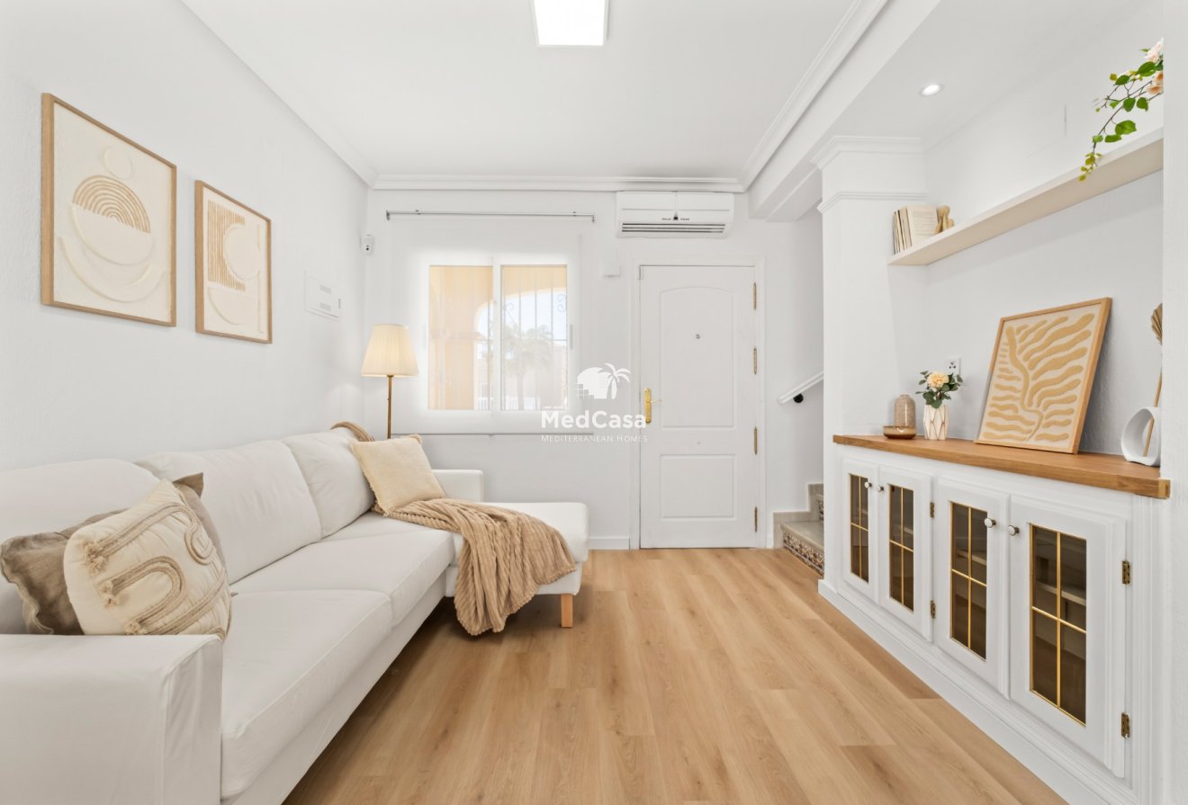 Resale - Townhouse -
Orihuela Costa - Las Filipinas