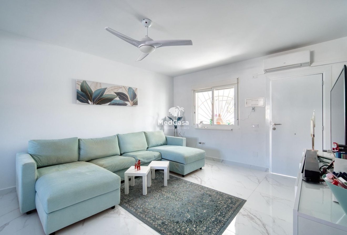 Resale - Townhouse -
Benijofar - Monte Azul