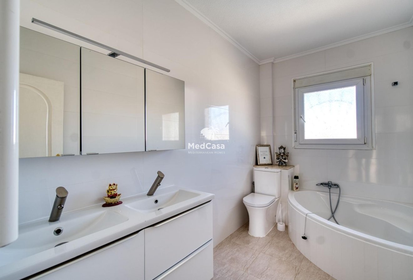 Resale - Townhouse -
Benijofar - Monte Azul