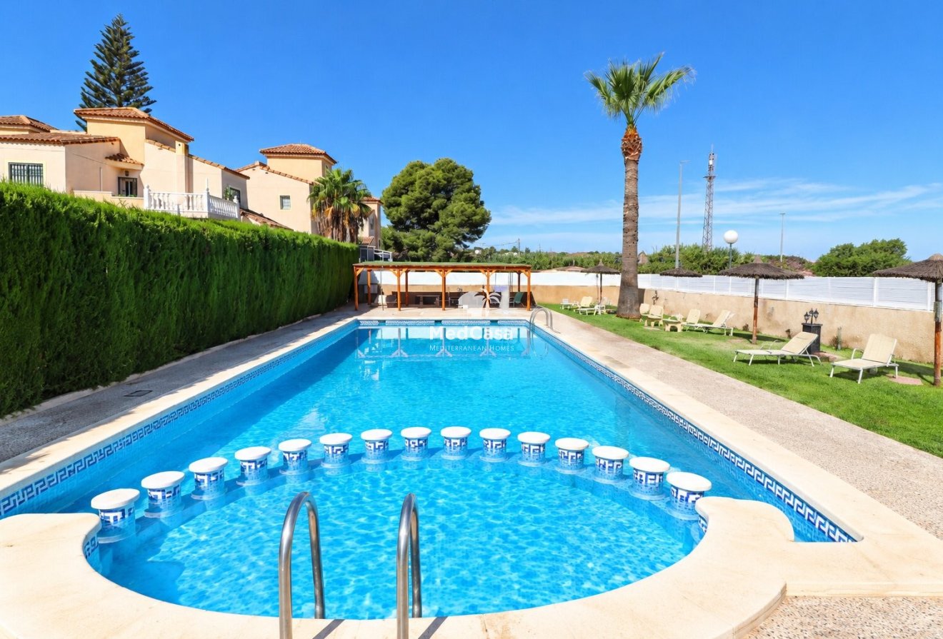Segunda mano - Villa -
Algorfa - Montebello