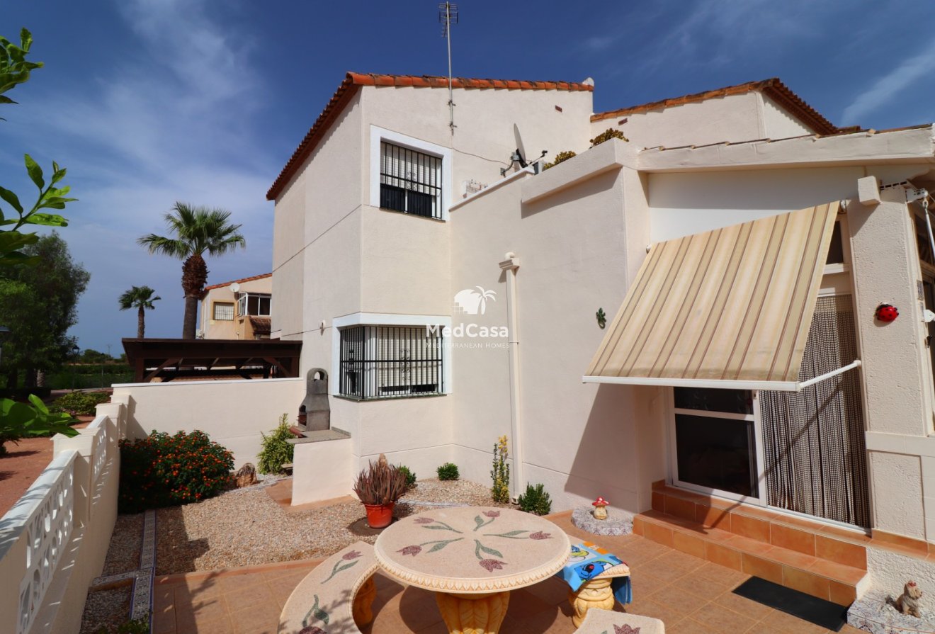 Segunda mano - Villa -
Algorfa - Montebello