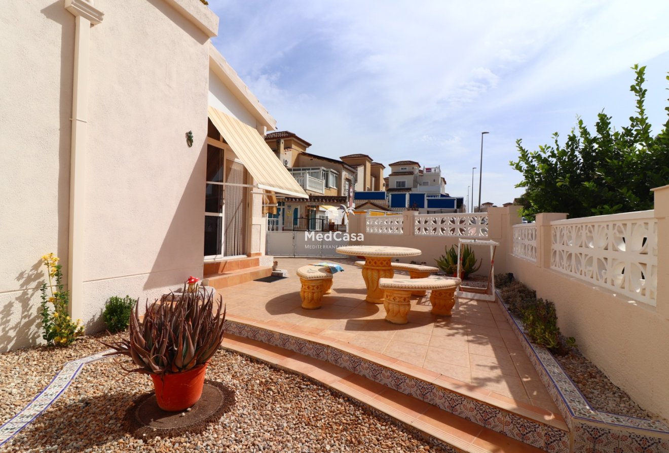 Segunda mano - Villa -
Algorfa - Montebello