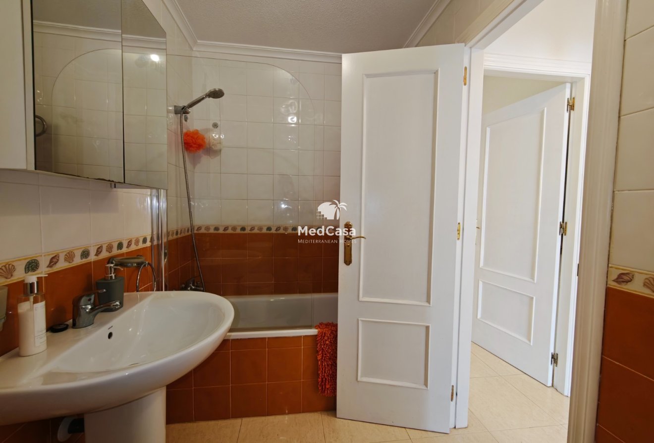 Resale - Apartment -
Algorfa