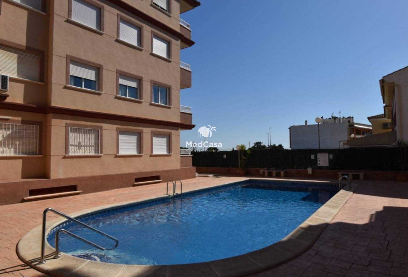 Resale - Apartment -
Algorfa