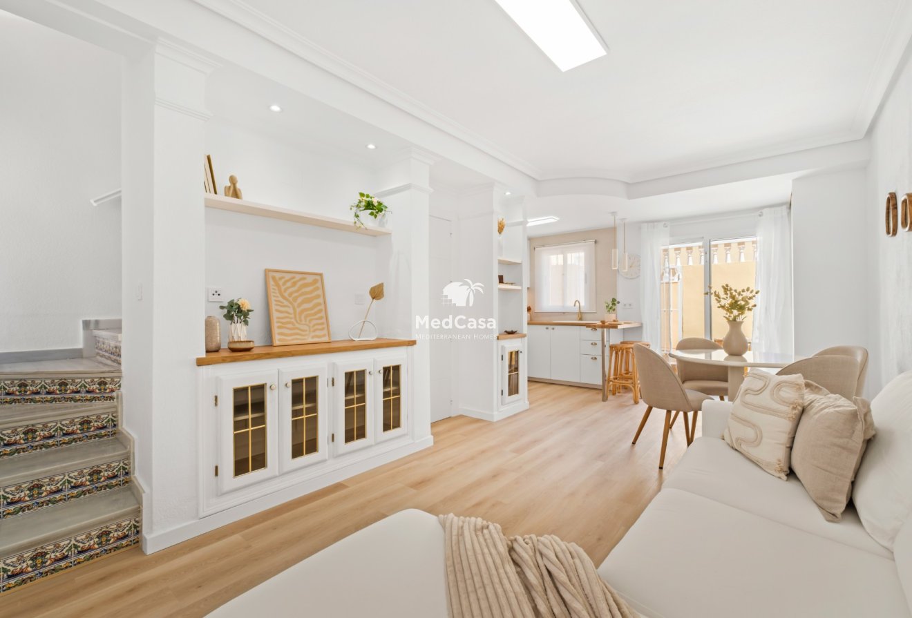 Resale - Townhouse -
Orihuela Costa - Las Filipinas