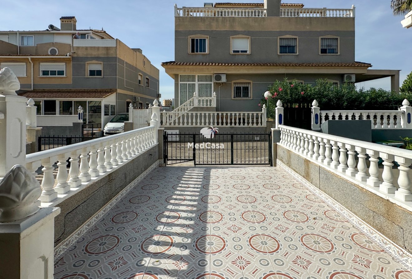 Resale - Townhouse -
Orihuela Costa - Playa Flamenca