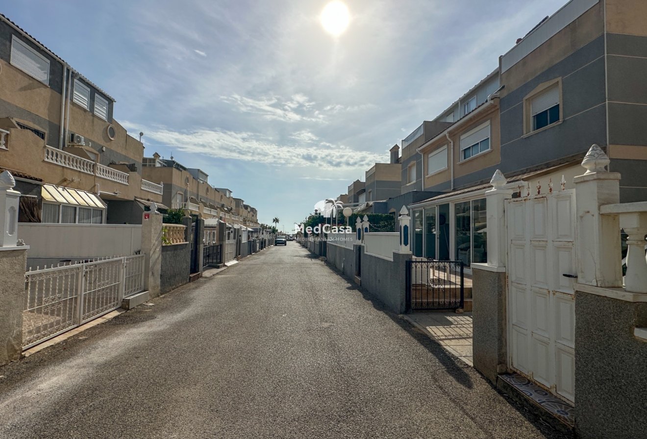 Resale - Townhouse -
Orihuela Costa - Playa Flamenca