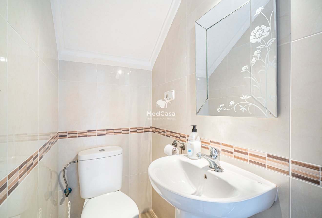 Resale - Townhouse -
Ciudad Quesada - Lo Marabú